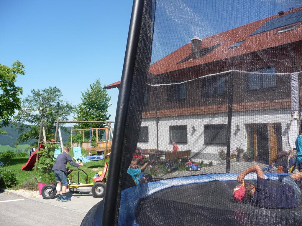 Familienferienhof Stabauer Zell am Moos Exterior foto